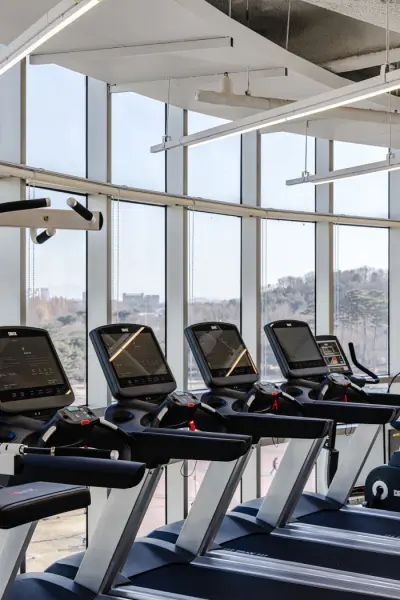 그린뷰를 품은 모던 피트니스 러닝존